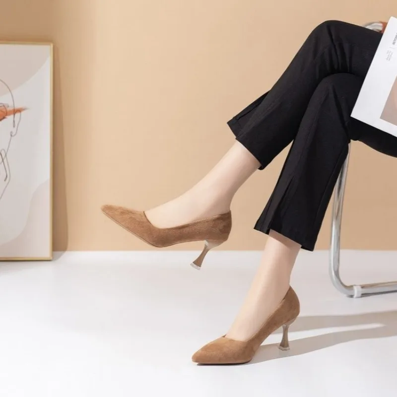 2025 New High Heels, Thin Heels, Pointed Single Professional Work Shoes, Black Suede, Large Size, Shallow Mouth Women's Shoes
2025 New High Heels, Thin Heels, Pointed Single Professional Work Shoes, Black Suede, Large Size, Shallow Mouth Women's Shoes