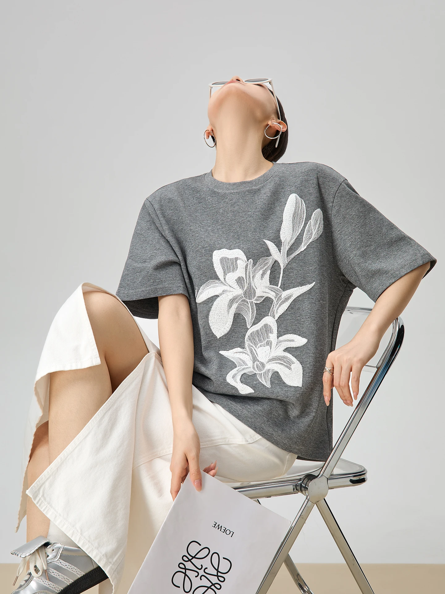 Gray Embroidered Shoulder T-Shirt Women's Summer Beautiful Unique Non-Repeating Top Korean Style Straight Tube Polyester Fiber
Gray Embroidered Shoulder T-Shirt Women's Summer Beautiful Unique Non-Repeating Top Korean Style Straight Tube Polyester Fiber