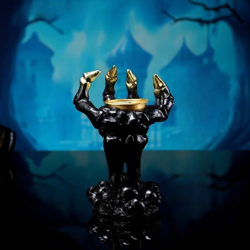 European Style Skull Candle Holder Decoration Halloween Party Atmosphere Decoration Creative Candle Light Decoration 
European Style Skull Candle Holder Decoration Halloween Party Atmosphere Decoration Creative Candle Light Decoration