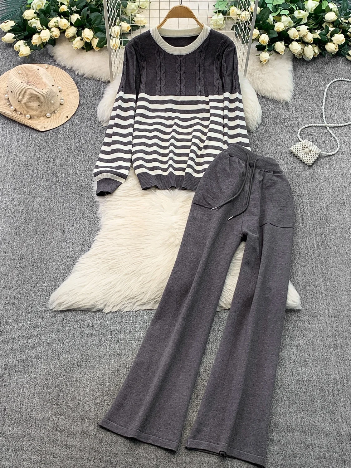 Chic Striped round Ne Long Sve Knitted Sweatirt High Waist Slim Straight Leg Pants Two Piece Set Casual Faion Women'...
Chic Striped round Ne Long Sve Knitted Sweatirt High Waist Slim Straight Leg Pants Two Piece Set Casual Faion Women'...