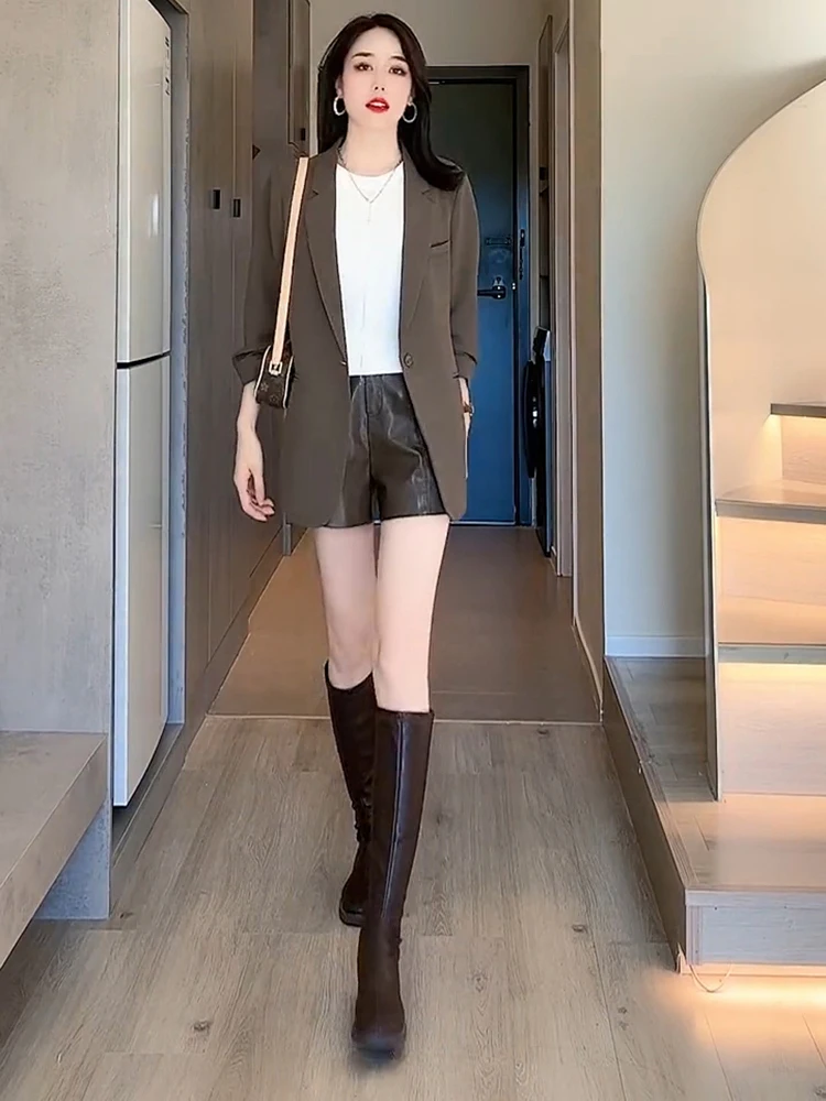 Casual British Style Women's Suit Jacket Autumn New Loose Fit Premium Feel Korean Version Small Western Clothes
Casual British Style Women's Suit Jacket Autumn New Loose Fit Premium Feel Korean Version Small Western Clothes