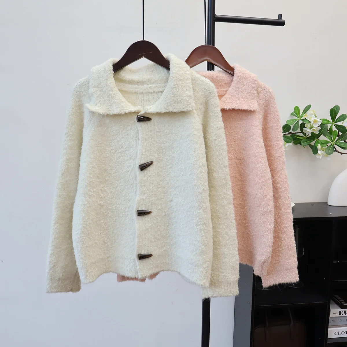 Women Coats Cardigan Sweaters Y2k Streetwear Turn Down Collar Full Sleeve Jumpers Elegant Splice Knit Open Stith Autumn Winter
Women Coats Cardigan Sweaters Y2k Streetwear Turn Down Collar Full Sleeve Jumpers Elegant Splice Knit Open Stith Autumn Winter