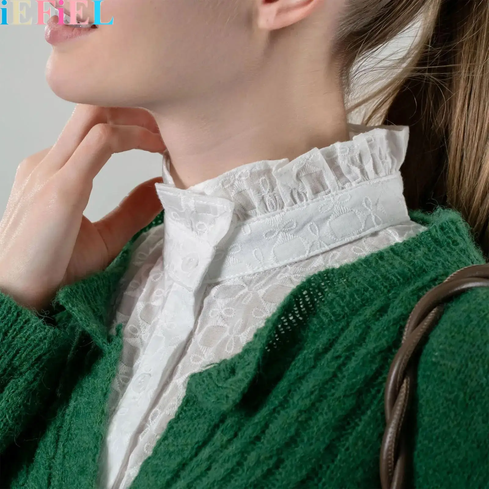 Faux False Fake Collar Lace Ruffled Stand Collar Detachable Collar Blouse Half Shirts Collar for Women
Faux False Fake Collar Lace Ruffled Stand Collar Detachable Collar Blouse Half Shirts Collar for Women