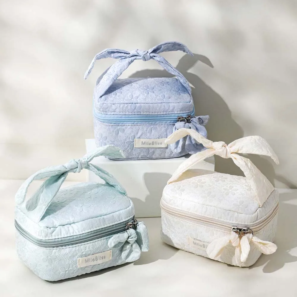 Portable Sweet Cloud Cosmetic Bag Thickened Large Capacity Pouch for Make Up Kit Cotton 3D Bow Make Up Pouch Bag Cosmetics
Portable Sweet Cloud Cosmetic Bag Thickened Large Capacity Pouch for Make Up Kit Cotton 3D Bow Make Up Pouch Bag Cosmetics