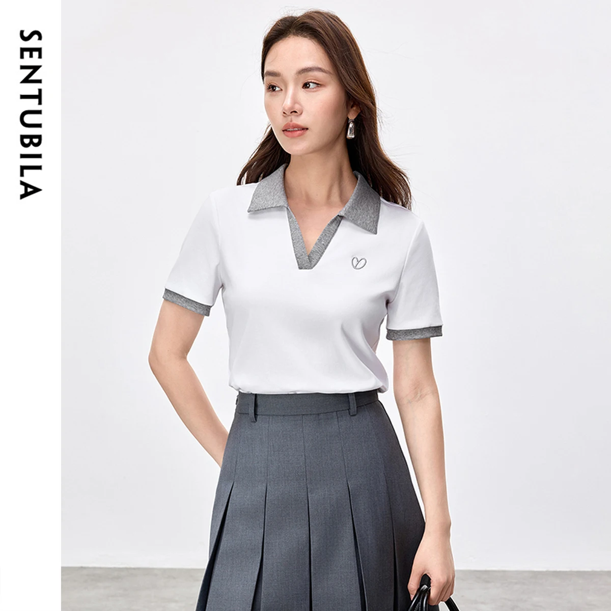 SENTUBILA Spliced POLO Neck Women's T-shirt 2025 Fashion Commuting Short Sleeve Embroidery Knitted Short Tees Tops 152B59205
SENTUBILA Spliced POLO Neck Women's T-shirt 2025 Fashion Commuting Short Sleeve Embroidery Knitted Short Tees Tops 152B59205
