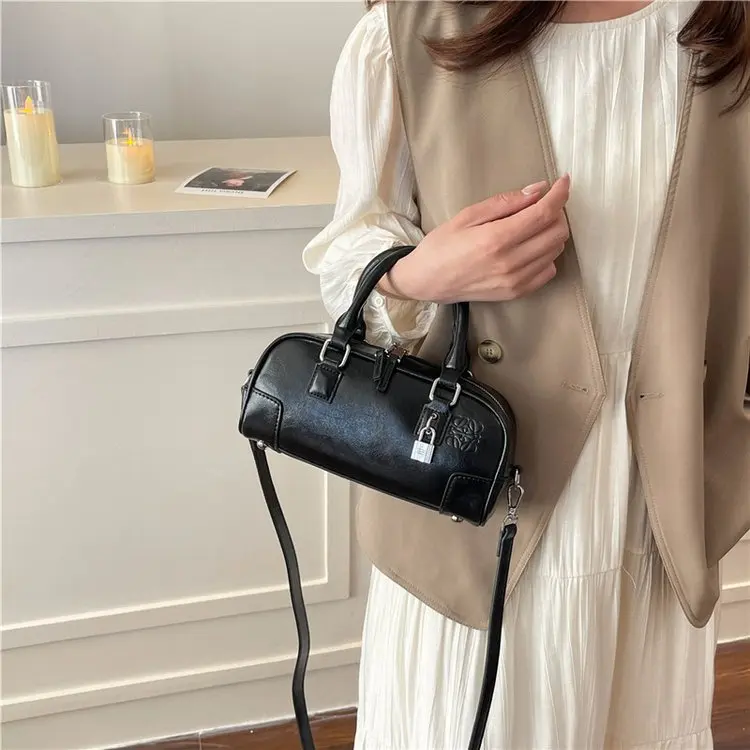 Soft Leather Crinkled Texture Quilted Chic Elegant Messenger Bag Spacious Commuter Casual Travel Lightweight Adjustable Strap
Soft Leather Crinkled Texture Quilted Chic Elegant Messenger Bag Spacious Commuter Casual Travel Lightweight Adjustable Strap