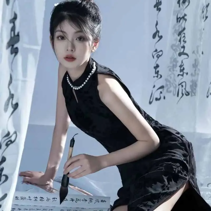 Women Sexy Hollow Out Collar Cheongsam Black Flower Qipao New Chinese Style Dresses Chinese Improved Dress Long Split Vestidos
Women Sexy Hollow Out Collar Cheongsam Black Flower Qipao New Chinese Style Dresses Chinese Improved Dress Long Split Vestidos