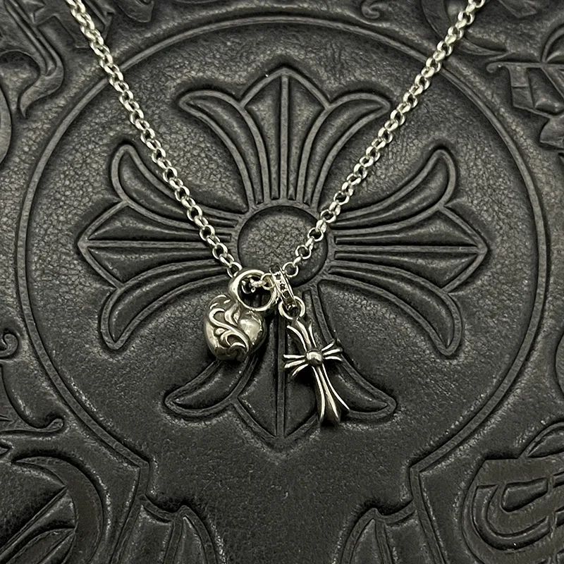 S925 sterling silver trendy retro old cross peach heart necklace high-end autumn and winter accessories cross-border
S925 sterling silver trendy retro old cross peach heart necklace high-end autumn and winter accessories cross-border