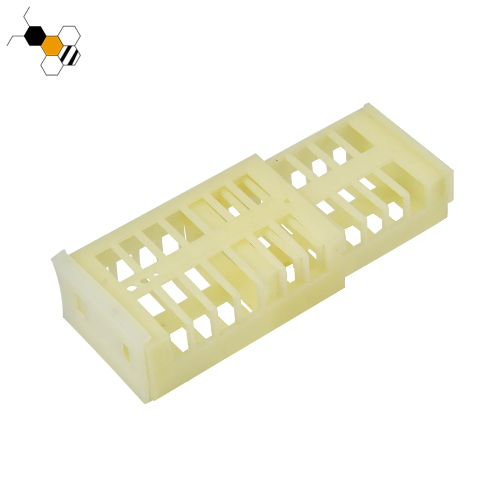 Beekeeping Plastic Small Queen Cage
Beekeeping Plastic Small Queen Cage