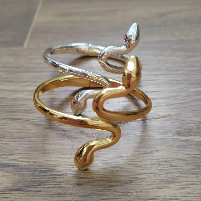 2026 popular retro style snake shaped bracelet in Europe and America, suitable for casual wear and jewelry
2026 popular retro style snake shaped bracelet in Europe and America, suitable for casual wear and jewelry