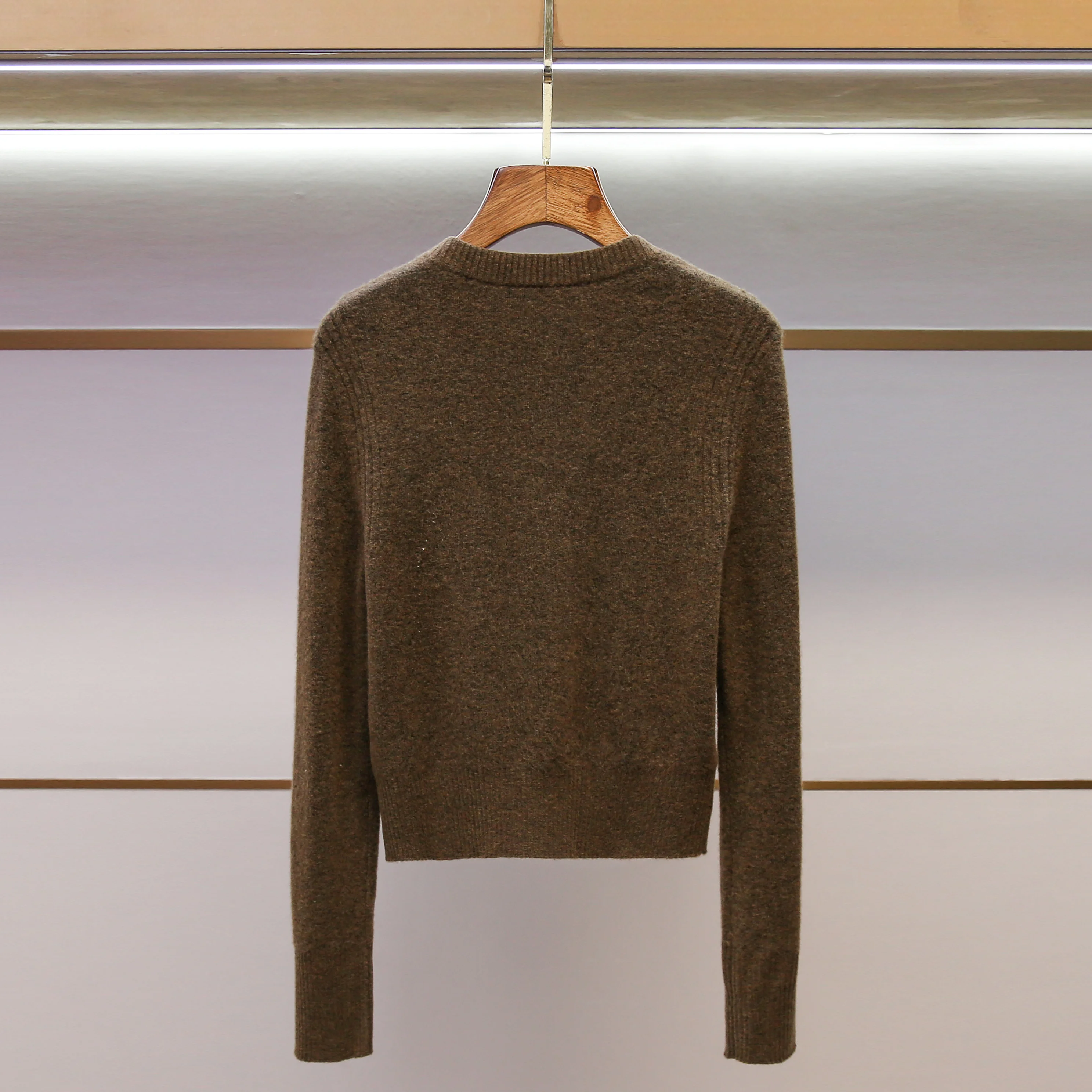 Элитный женский вязаный кардиган с круглым вырезом и металлической молнией, длинный рукав, осенний цвет
Элитный женский вязаный кардиган с круглым вырезом и металлической молнией, длинный рукав, осенний цвет