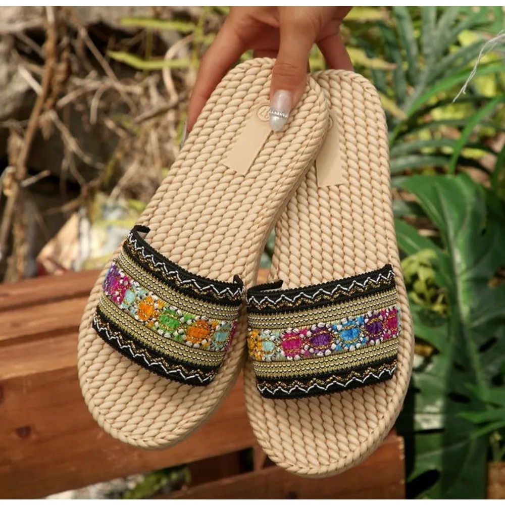 New Slippers Outdoor Flat Designer Shoes Women Large Size Bohemian Ethnic Sandals Fashion Tassel Beach Slippers Slides Women
New Slippers Outdoor Flat Designer Shoes Women Large Size Bohemian Ethnic Sandals Fashion Tassel Beach Slippers Slides Women