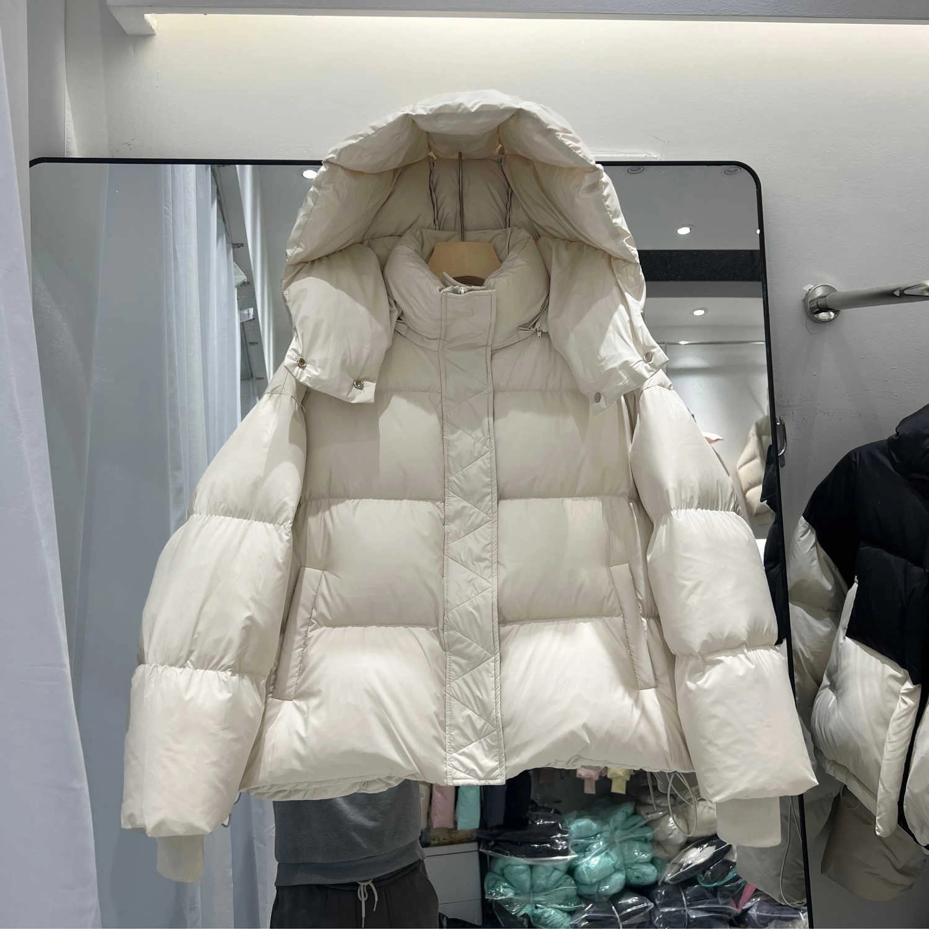 Winter New Down Jacket for Women Detachable Hooded Thickened Warm Coats Fashion Loose Soft White Duck Down Outerwear
Winter New Down Jacket for Women Detachable Hooded Thickened Warm Coats Fashion Loose Soft White Duck Down Outerwear