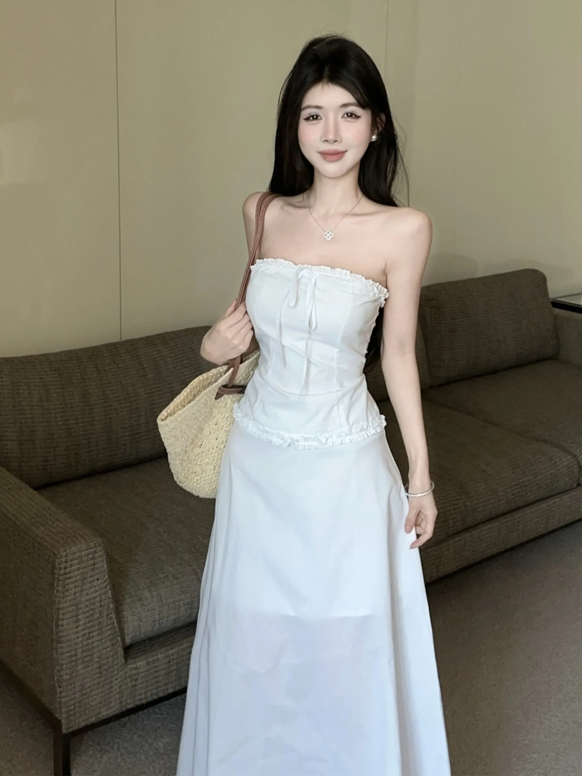 Summer Elegant White Sleeveless A-Line Skirt Set Women's Fashion Two-Piece Suit Gentle Atmosphere Beautiful Dress Code
Summer Elegant White Sleeveless A-Line Skirt Set Women's Fashion Two-Piece Suit Gentle Atmosphere Beautiful Dress Code