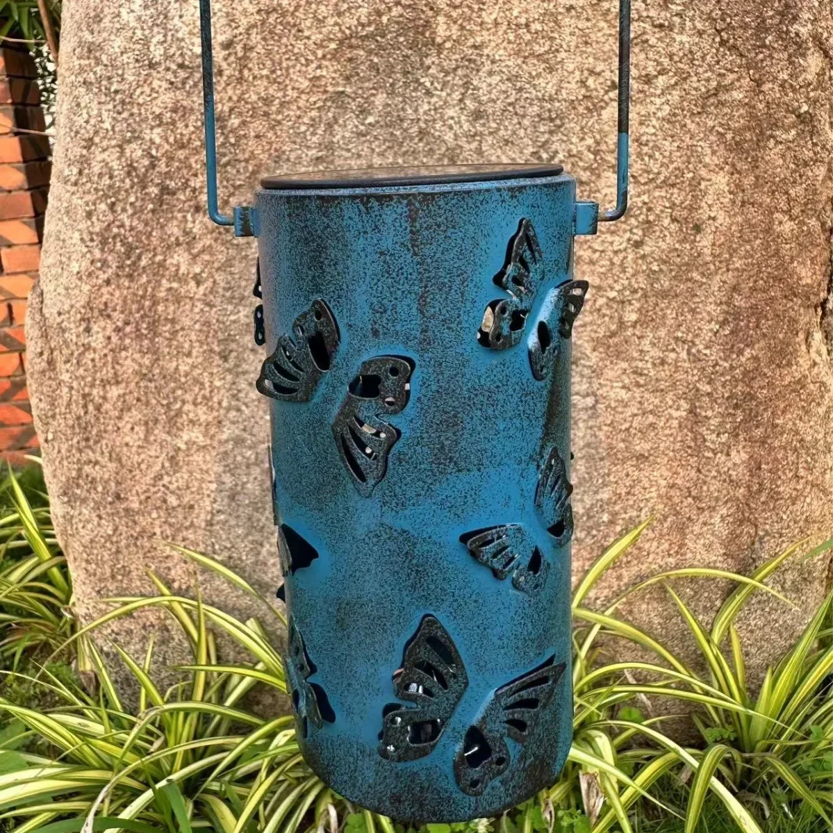 New Solar Three-Dimensional Butterfly Blue Lantern Led Waterproof Anti-Rust Wrought Iron Garden Lamp
New Solar Three-Dimensional Butterfly Blue Lantern Led Waterproof Anti-Rust Wrought Iron Garden Lamp