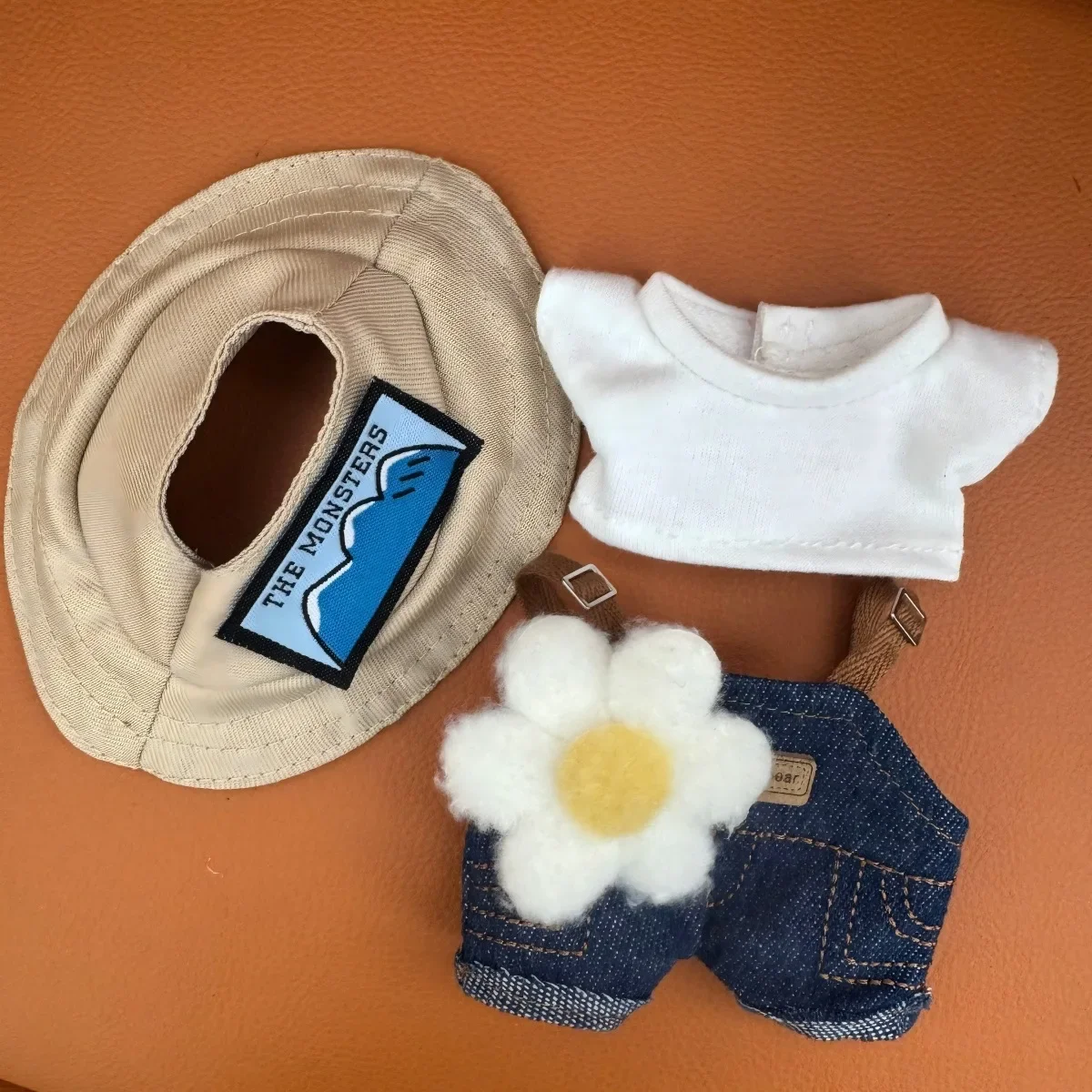 Popular Labubu Doll Clothes 17cm Pendant Labubu Doll Clothes Spring Field Strap Pants Set Labubu Doll Clothes Accessories
Popular Labubu Doll Clothes 17cm Pendant Labubu Doll Clothes Spring Field Strap Pants Set Labubu Doll Clothes Accessories