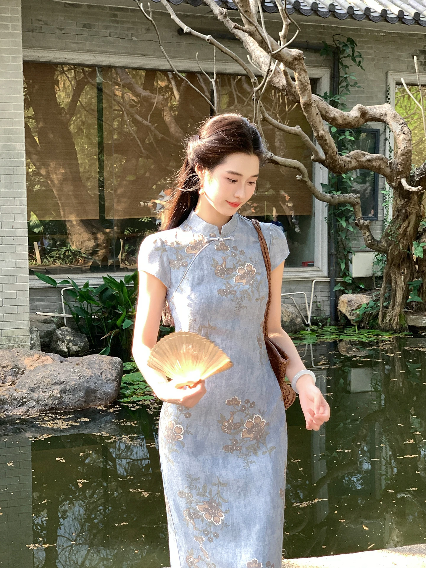 Lingshan New Chinese Style Cotton Linen Printed Short Sleeve Women's Qipao Dress Daily Wear Low Slit Midi Dress Retro Wind
Lingshan New Chinese Style Cotton Linen Printed Short Sleeve Women's Qipao Dress Daily Wear Low Slit Midi Dress Retro Wind