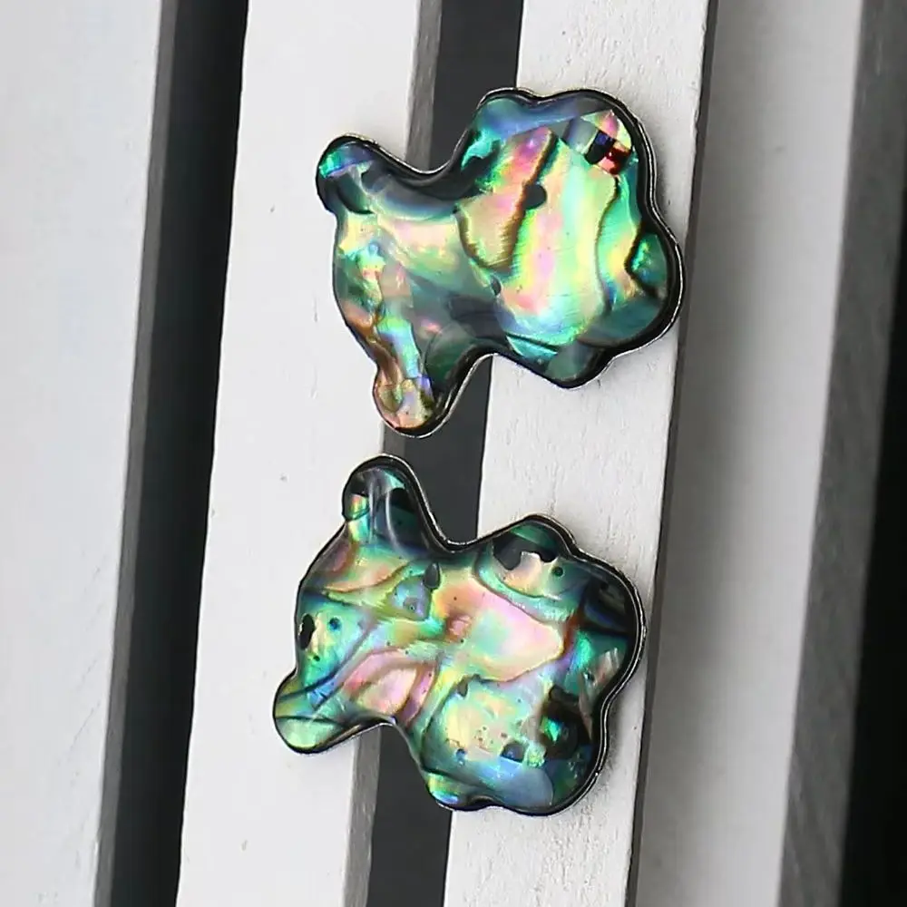Cute Littler Bear Shape Natural Abalone Shell Stud Earring Silver Edging Wrapped Design Stainless Steel Push-back Earring 1pair
Cute Littler Bear Shape Natural Abalone Shell Stud Earring Silver Edging Wrapped Design Stainless Steel Push-back Earring 1pair