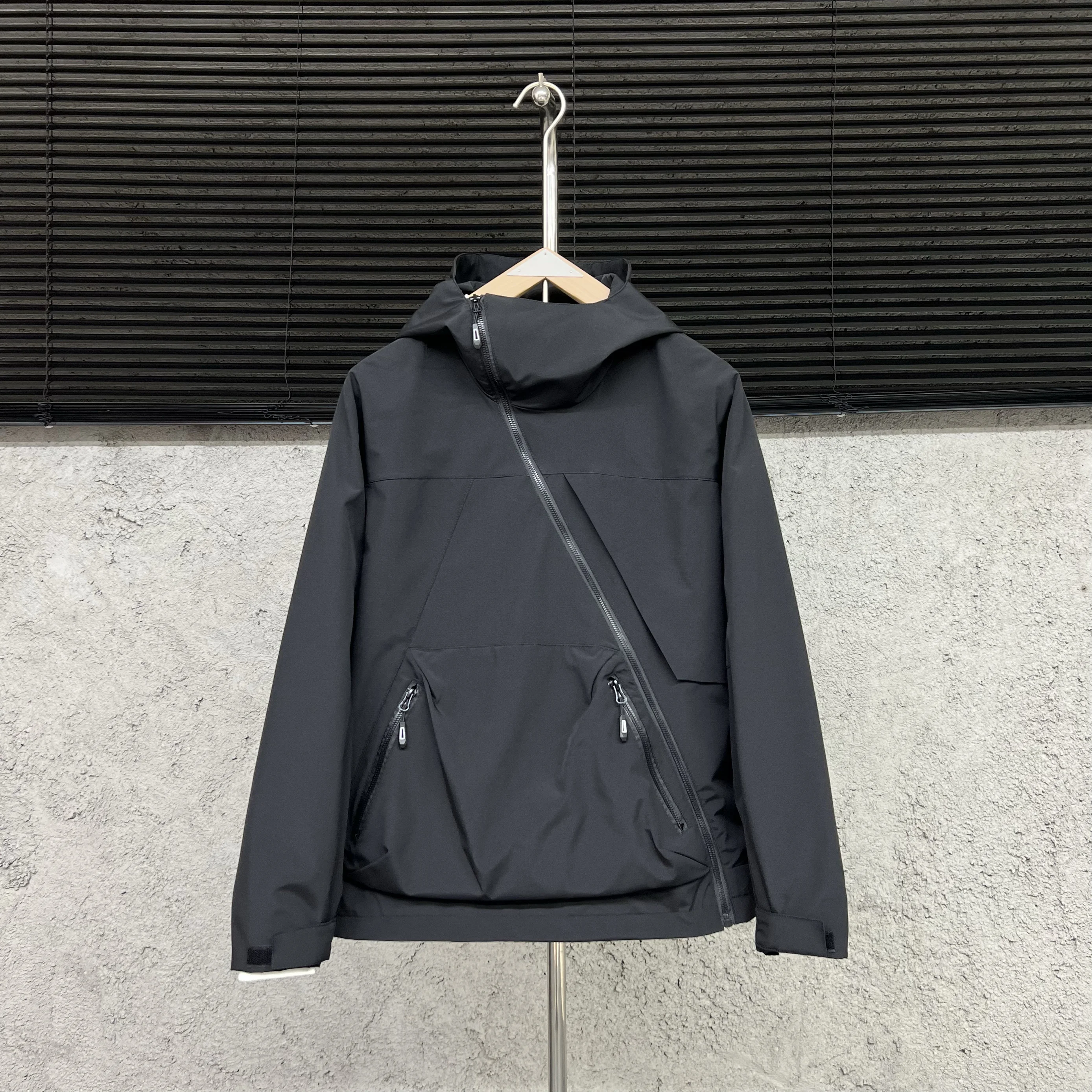 Outdoor Men's Hooded Jaet Pure Color Slim Fit Windproof Long Sve Zipper Closure Loose Outerwear Youthful Trend Autumn Wear
Outdoor Men's Hooded Jaet Pure Color Slim Fit Windproof Long Sve Zipper Closure Loose Outerwear Youthful Trend Autumn Wear