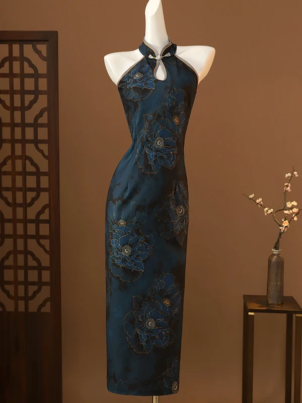 Retro Style Long Qipao Dress Young Women's Large Flower Pattern Traditional Chinese Style Summer Dress Neck Hanging Design Br...
Retro Style Long Qipao Dress Young Women's Large Flower Pattern Traditional Chinese Style Summer Dress Neck Hanging Design Br...