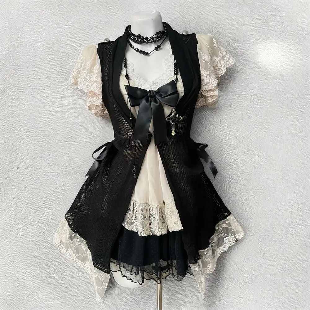 Gothic Style Vintage Short Sleeve Waist Coat + Lace Camisole + Polka Dot Mesh Mini Skirt Three-Piece Set Women Elegant Slim
Gothic Style Vintage Short Sleeve Waist Coat + Lace Camisole + Polka Dot Mesh Mini Skirt Three-Piece Set Women Elegant Slim