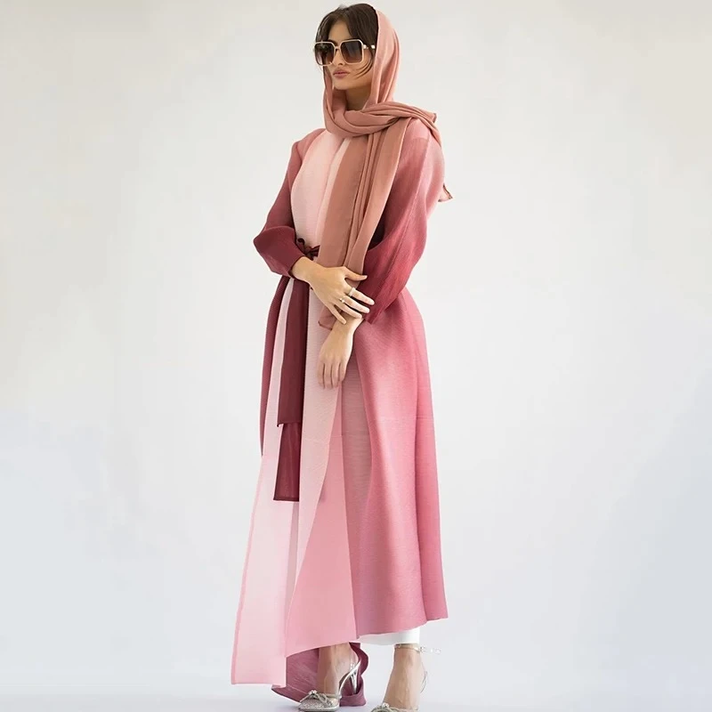 Miyake Chic, новый женский плиссированный плащ, лето 2029, новая мода, свободный эластичный градиент цвета, халат с длинными рукавами на Ближнем Востоке
Miyake Chic, новый женский плиссированный плащ, лето 2029, новая мода, свободный эластичный градиент цвета, халат с длинными рукавами на Ближнем Востоке