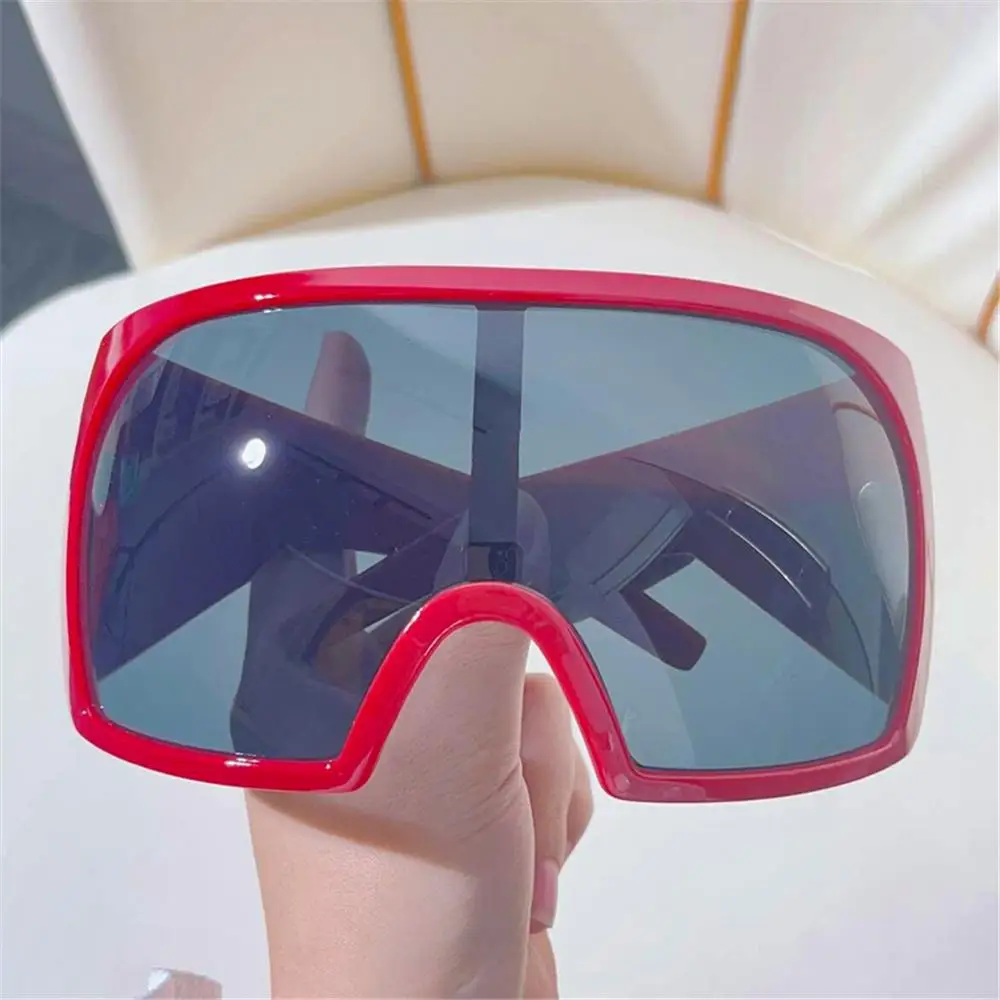 Oversized Wrap Around Sunglasses Futuristic Rave Curved Lens Oversized Shades Y2K UV400 Protection 2000'S Eyewear
Oversized Wrap Around Sunglasses Futuristic Rave Curved Lens Oversized Shades Y2K UV400 Protection 2000'S Eyewear