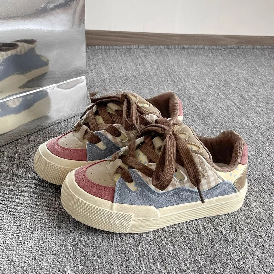 Retro Hong Kong style board shoes for women spring and summer 2025 new versatile shoes thick soled versatile white shoes
Retro Hong Kong style board shoes for women spring and summer 2025 new versatile shoes thick soled versatile white shoes