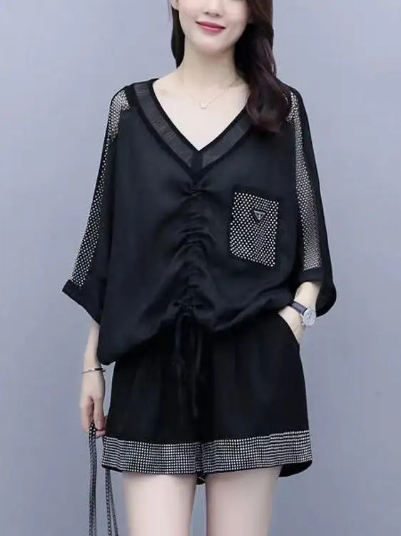 Summer New Casual Fashionable Loose plus Size Women's Set Short Sleeve Shorts Sporty Belly Cover Two-Piece Suit V-Neck
Summer New Casual Fashionable Loose plus Size Women's Set Short Sleeve Shorts Sporty Belly Cover Two-Piece Suit V-Neck