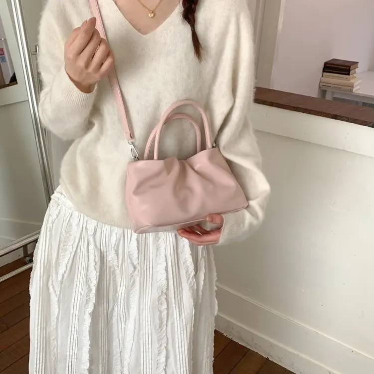 Женская модная сумка класса люкс 2025 года – Новинка, универсальная (для ношения в руке/через плечо/на плече), удобная для поездок на работу
Женская модная сумка класса люкс 2025 года – Новинка, универсальная (для ношения в руке/через плечо/на плече), удобная для поездок на работу