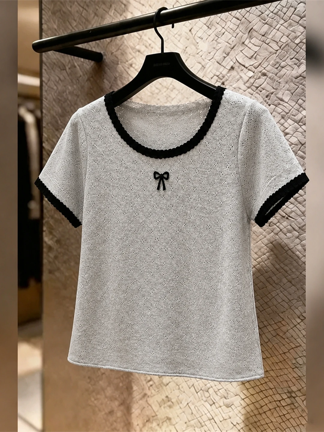 Korean Style Sweet Knot Short Sleeve Ice Silk Knitted Shirt round Neck Casual Summer Top for Women Commute Style
Korean Style Sweet Knot Short Sleeve Ice Silk Knitted Shirt round Neck Casual Summer Top for Women Commute Style