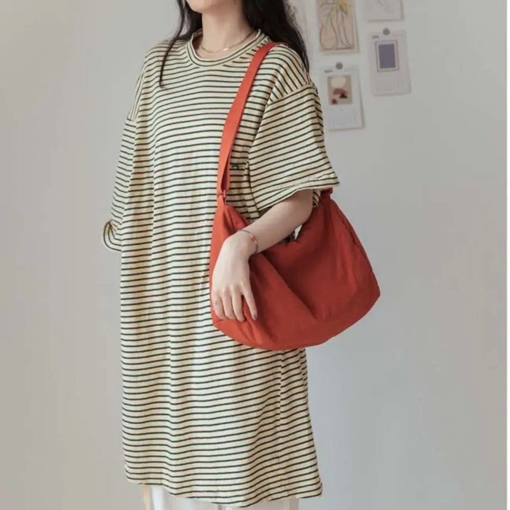 Korean Style Solid Color Crossbody Bag Niche Design Large Capacity Light Soft Nylon Bag Zipper Tote Bag Shoulder Bag Outdoor
Korean Style Solid Color Crossbody Bag Niche Design Large Capacity Light Soft Nylon Bag Zipper Tote Bag Shoulder Bag Outdoor