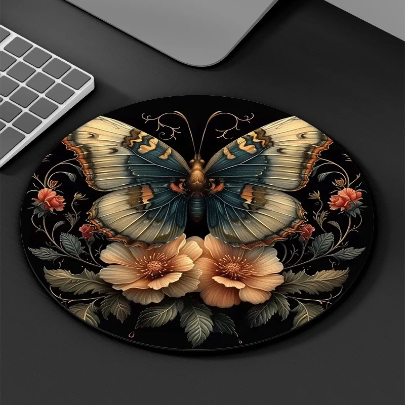 Круглый коврик для мыши с цветочным принтом бабочки изготовлен из прочной водонепроницаемой и противоскользящей резины, подходит для игроков.
Круглый коврик для мыши с цветочным принтом бабочки изготовлен из прочной водонепроницаемой и противоскользящей резины, подходит для игроков.