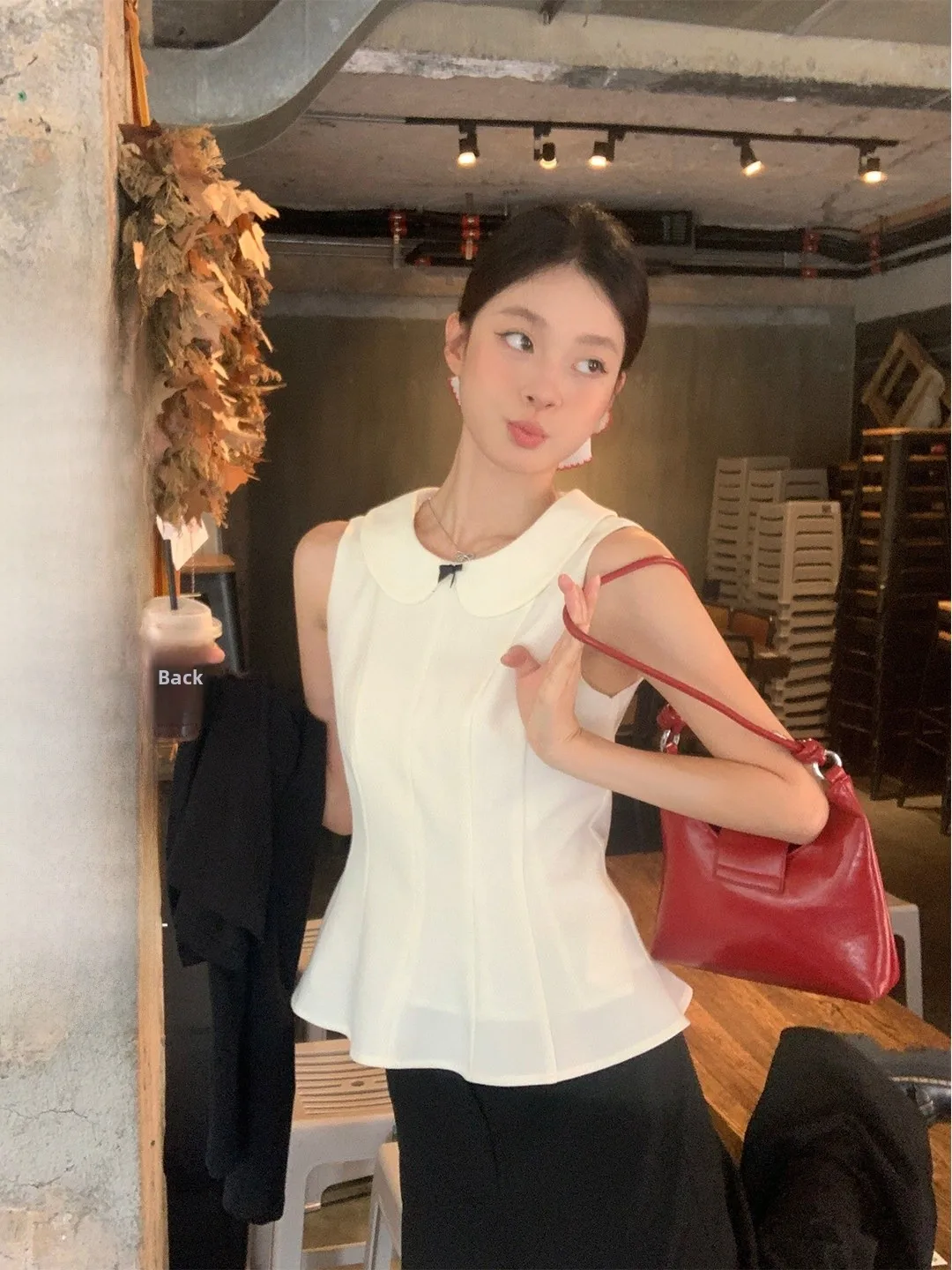 White Doll Collar Strap Vest Women Summer Outdoor Wear Knot Korean Style Slim Short Sleeveless Top Trendy
White Doll Collar Strap Vest Women Summer Outdoor Wear Knot Korean Style Slim Short Sleeveless Top Trendy