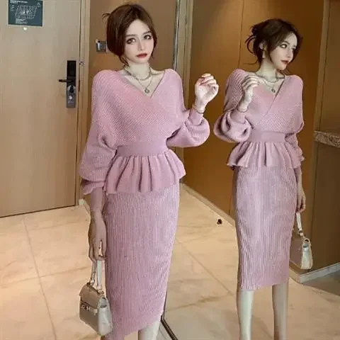 Temperament Outfits Korean 2 Piece Set for Women V-neck Ruffles Pullovers Tops Bodycon Skirts Suit Korean Chic Knit Sets CY388
Temperament Outfits Korean 2 Piece Set for Women V-neck Ruffles Pullovers Tops Bodycon Skirts Suit Korean Chic Knit Sets CY388