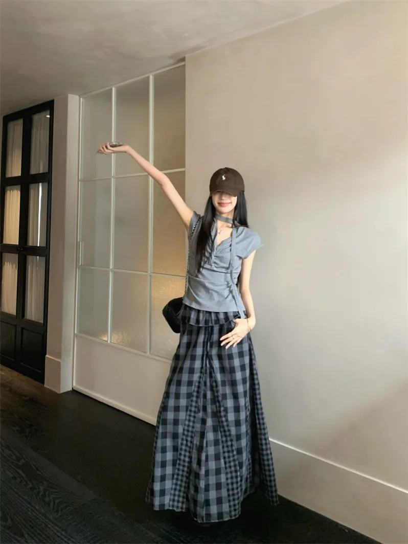 Fashionable Kumikumi Set Grey Knot Short Sleeve T-Shirt Women Summer Plaid Patchwork Skirt Two Piece Suit
Fashionable Kumikumi Set Grey Knot Short Sleeve T-Shirt Women Summer Plaid Patchwork Skirt Two Piece Suit