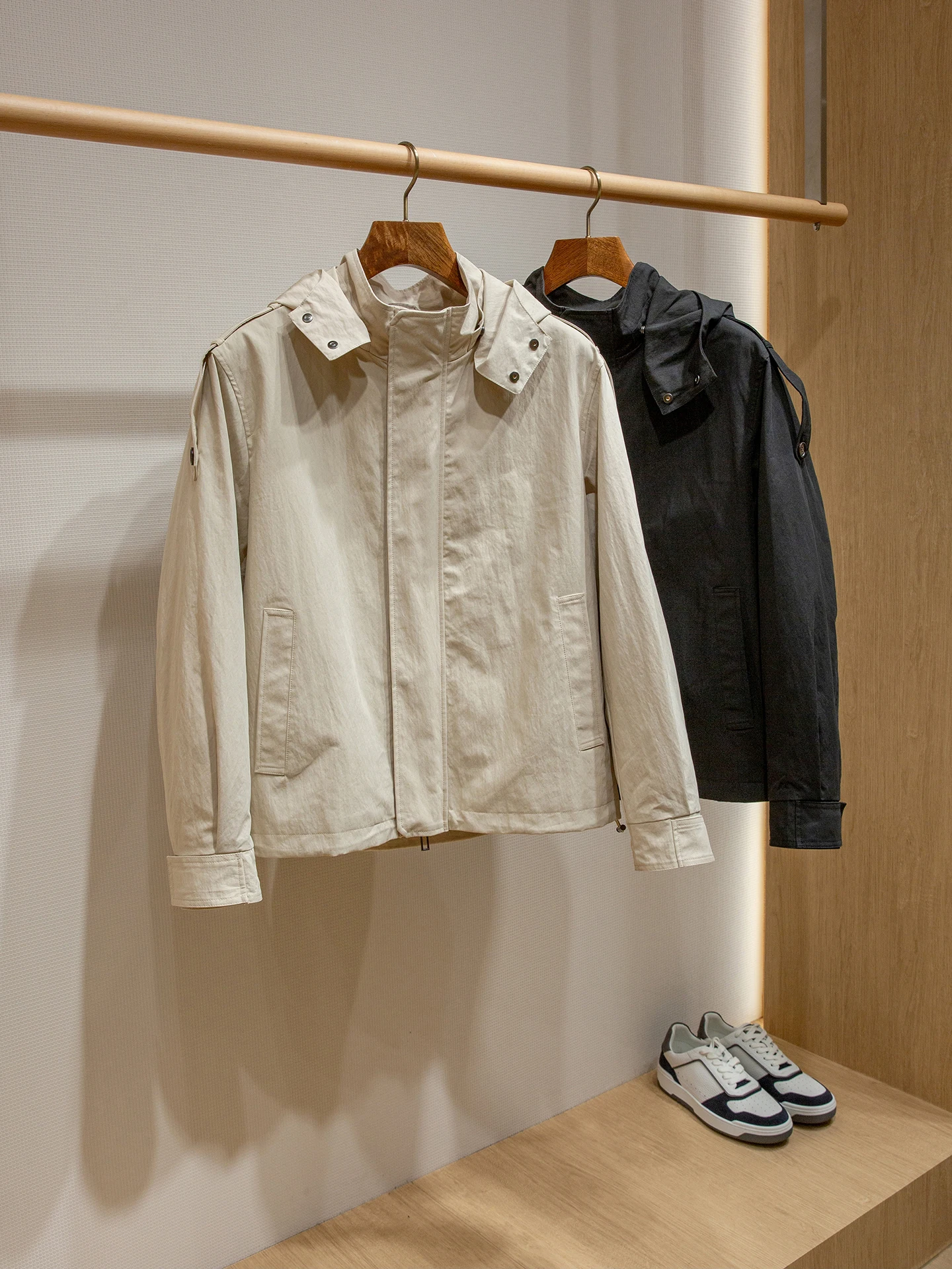 Мужская повседневная куртка с капюшоном, свободного кроя, из смесового хлопка и нейлона, модная городская, с длинными рукавами, на молнии, с наполнителем из полиэстера
Мужская повседневная куртка с капюшоном, свободного кроя, из смесового хлопка и нейлона, модная городская, с длинными рукавами, на молнии, с наполнителем из полиэстера