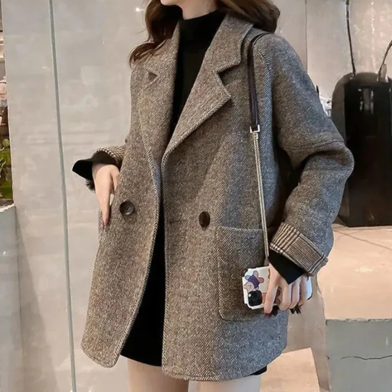 Fashionable Women's High-end Wool Jacket Retro Autumn Coat Wool Jacket Loose Casual Jacket Top Office Women's Professional Suit
Fashionable Women's High-end Wool Jacket Retro Autumn Coat Wool Jacket Loose Casual Jacket Top Office Women's Professional Suit