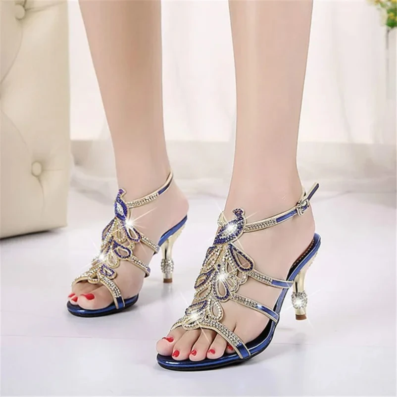 Новинка 2023 года, летние туфли на тонком высоком каблуке, босоножки на высоком каблуке с открытым носком и стразами, пикантные удобные женские вечерние туфли, женские туфли
Новинка 2023 года, летние туфли на тонком высоком каблуке, босоножки на высоком каблуке с открытым носком и стразами, пикантные удобные женские вечерние туфли, женские туфли