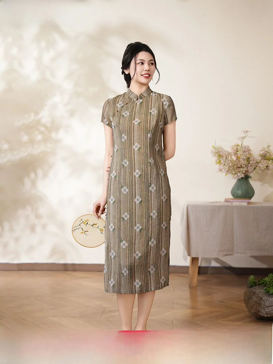 Classic Long Style Slim Fit Chinese Traditional Women's Clothing Summer New Arrival S Type Flag Robe Stand Collar
Classic Long Style Slim Fit Chinese Traditional Women's Clothing Summer New Arrival S Type Flag Robe Stand Collar