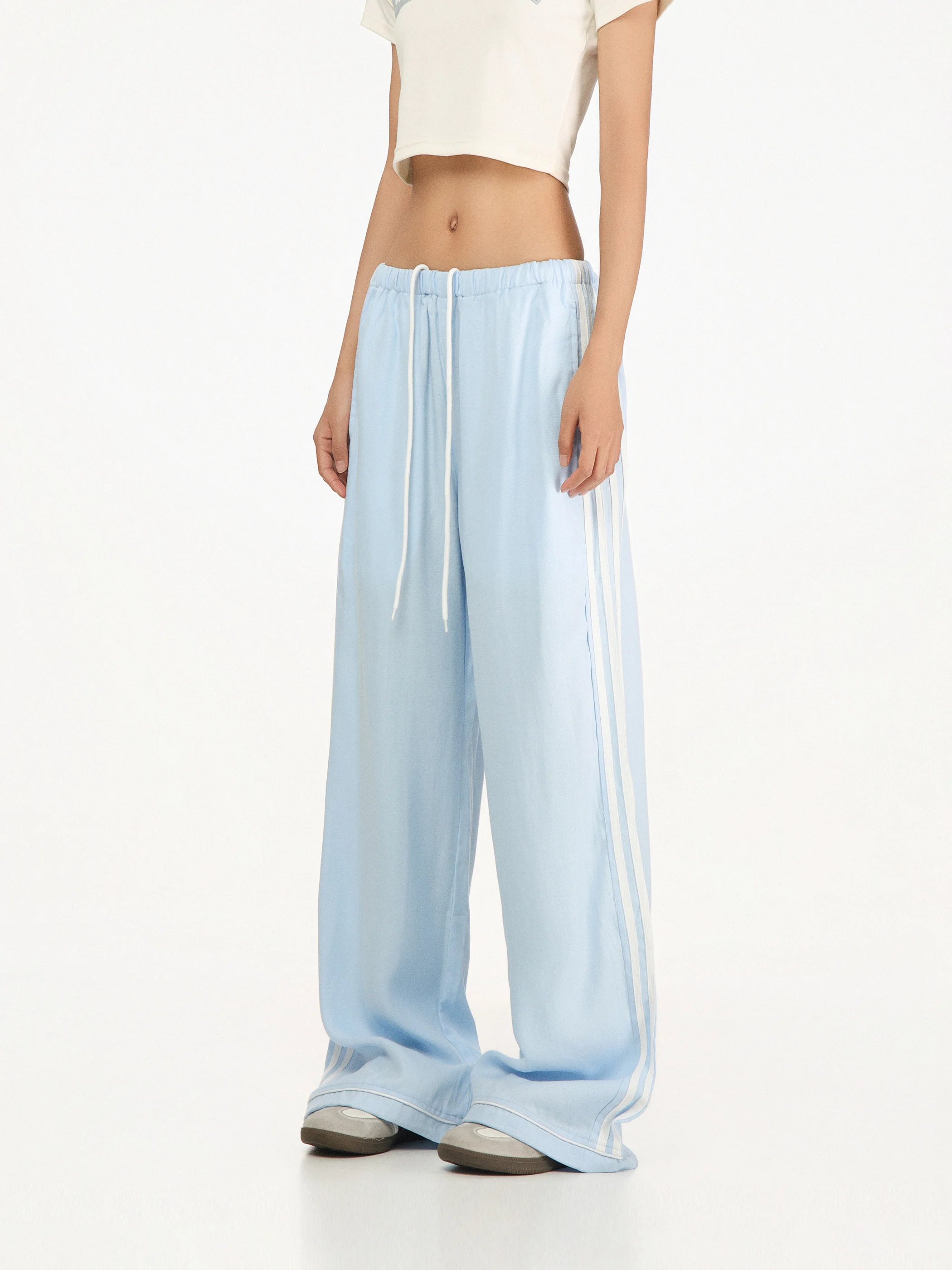 Cool Sweet C Beer Captain Women's Loose Wide Leg Sports Pants Dance Practice Side Stripe Loose Hanging Sensation Casual Trousers
Cool Sweet C Beer Captain Women's Loose Wide Leg Sports Pants Dance Practice Side Stripe Loose Hanging Sensation Casual Trousers