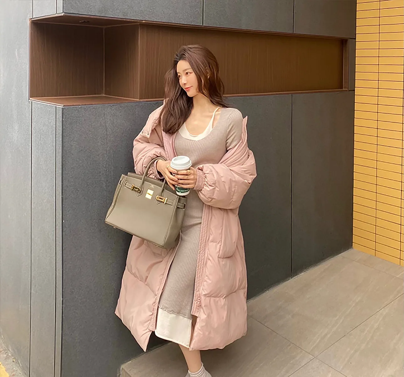 CCZEE Thickened Cotton Jacket Women's Loose Long Coat Warm Romantic History 7 Days A-Line Style Pink Color Commute Simple Style
CCZEE Thickened Cotton Jacket Women's Loose Long Coat Warm Romantic History 7 Days A-Line Style Pink Color Commute Simple Style