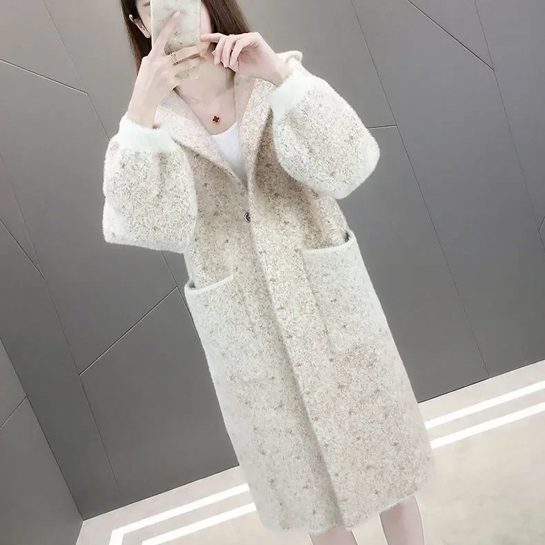 Imitation Mink Velvet Jacket Outwear Women's Chic Loose Mid-Length Warm Knitt Cardigan Coat 2025 Autumn Winter New Hooded Coat
Imitation Mink Velvet Jacket Outwear Women's Chic Loose Mid-Length Warm Knitt Cardigan Coat 2025 Autumn Winter New Hooded Coat