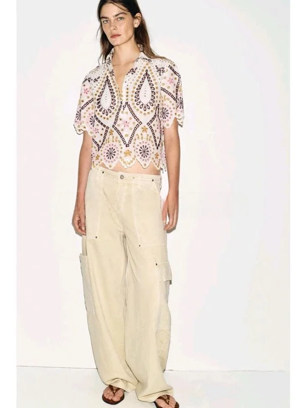 Casual Style Women's Short Shirt Embroidered Hollow out Single Button Flip Collar Breathable Polyester Fiber Geometric Pattern
Casual Style Women's Short Shirt Embroidered Hollow out Single Button Flip Collar Breathable Polyester Fiber Geometric Pattern