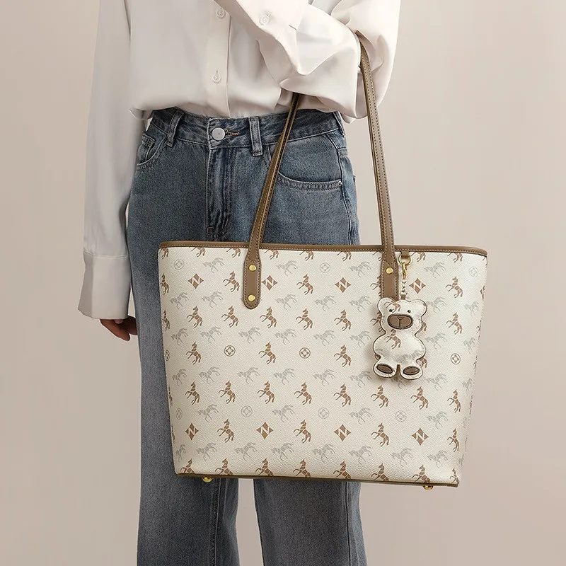 New Tote Bag Large Capacity Student Handbag Versatile One Shoulder Work Portable Commuter Bag Bags Shopping Bag
New Tote Bag Large Capacity Student Handbag Versatile One Shoulder Work Portable Commuter Bag Bags Shopping Bag