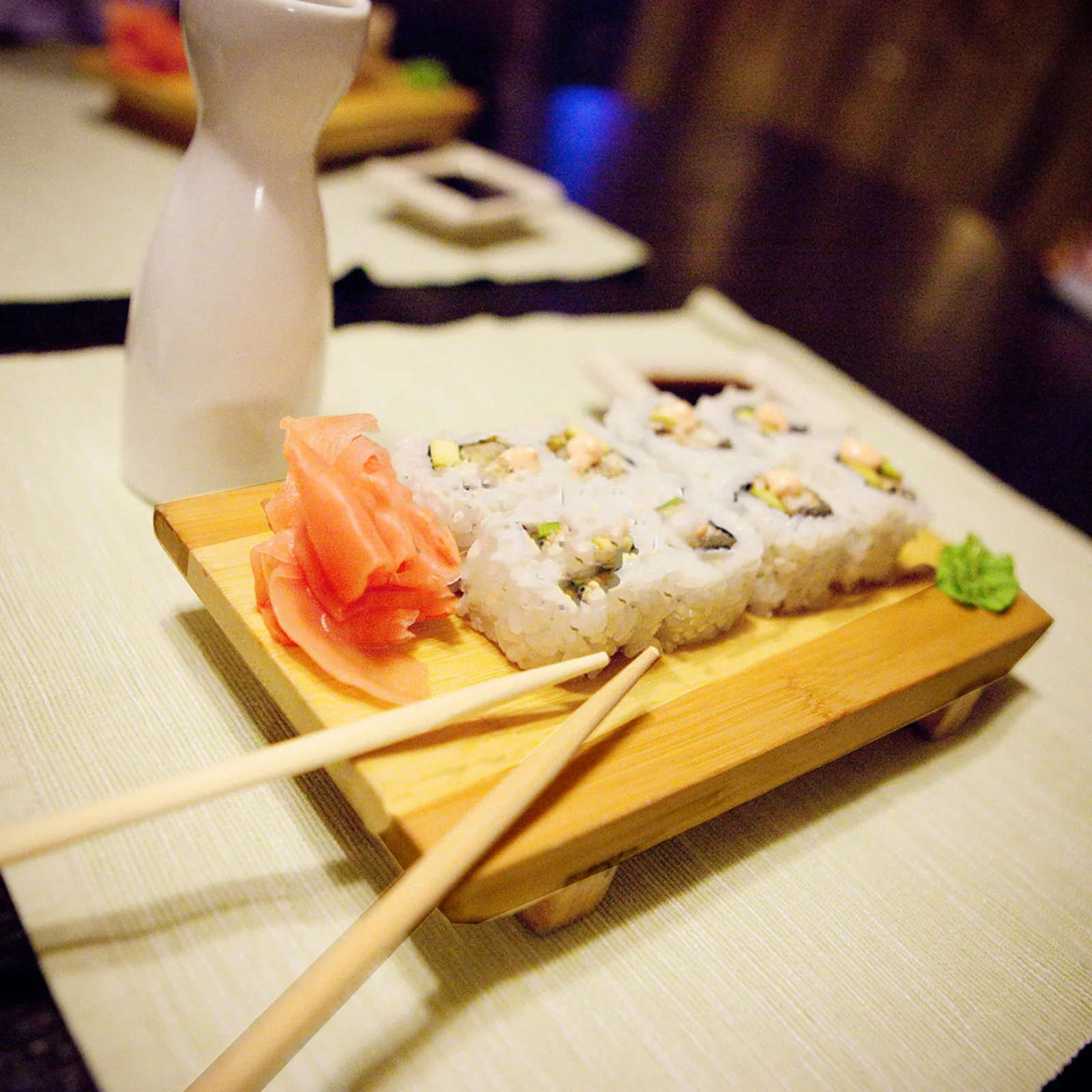 Wooden Sushi Dish Food Serving Plate Sashimi Dessert Storage Holder Elegant Design for Restaurants Hotels
Wooden Sushi Dish Food Serving Plate Sashimi Dessert Storage Holder Elegant Design for Restaurants Hotels