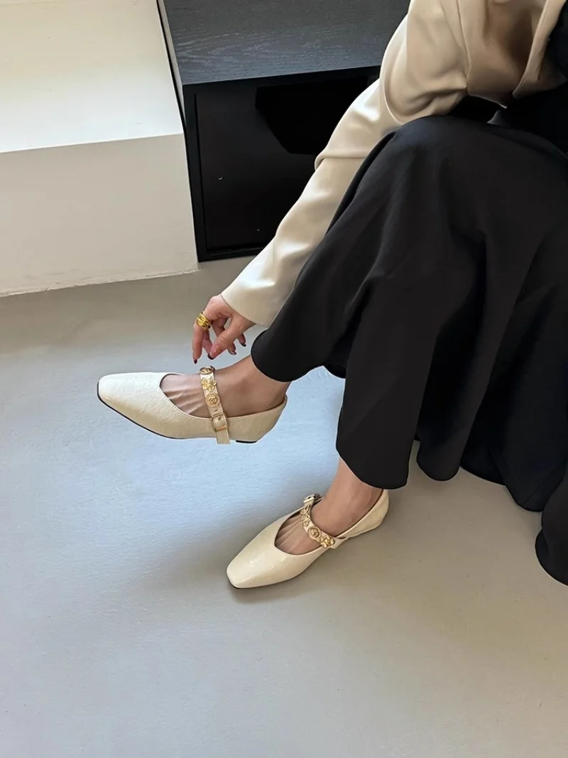 2025 Spring New Women's Mary Jane Shoes Square Toe Flat Heightening Metal Buckle Retro Elegant Dress Ladies Shallow Single Shoes
2025 Spring New Women's Mary Jane Shoes Square Toe Flat Heightening Metal Buckle Retro Elegant Dress Ladies Shallow Single Shoes