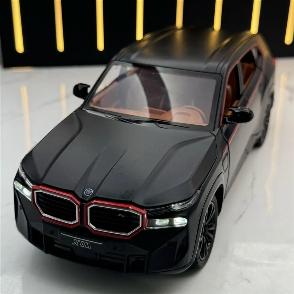 1:32 BMW XM Off Road SUV Vehicle Alloy Diecast Car Model Soun & Light High Simulation Boutique Collection Decorative Gift Friend
1:32 BMW XM Off Road SUV Vehicle Alloy Diecast Car Model Soun & Light High Simulation Boutique Collection Decorative Gift Friend