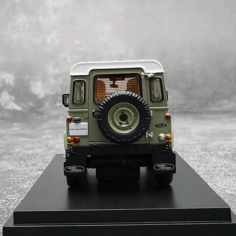 1/64 Scale Victoria Crown CV Defender 90 Alloy Car Model Collectibles Decorative Items(Special sale)
1/64 Scale Victoria Crown CV Defender 90 Alloy Car Model Collectibles Decorative Items(Special sale)
