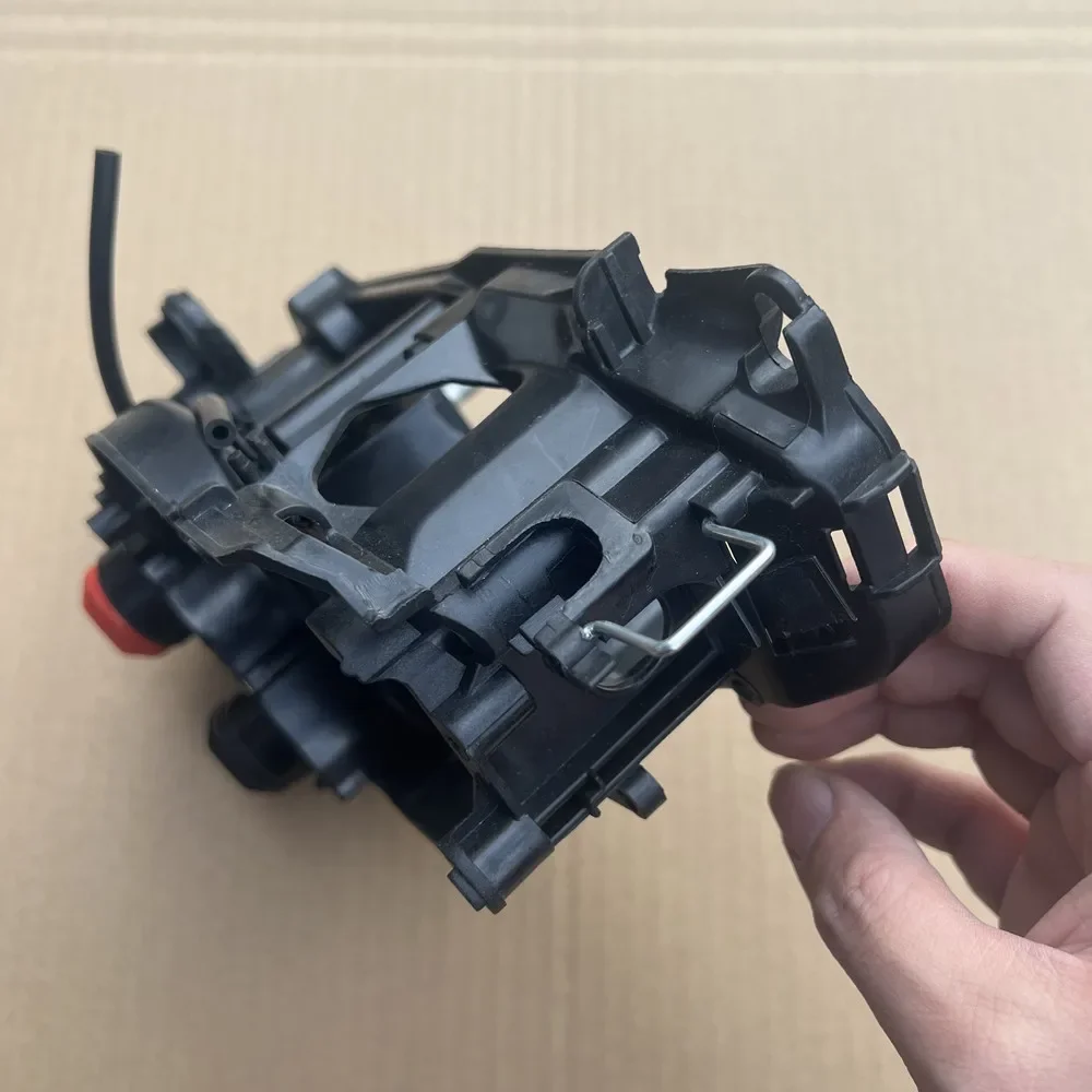 ENGINE COVER HOUSING FUEL OIL TANK SHROUD FOR SHINDAIWA 251TS 251WS 251TSC ECHO CS-2511TES CS-2511 CS-2511P CS 2511T Chainsaw
ENGINE COVER HOUSING FUEL OIL TANK SHROUD FOR SHINDAIWA 251TS 251WS 251TSC ECHO CS-2511TES CS-2511 CS-2511P CS 2511T Chainsaw